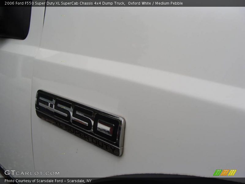 Oxford White / Medium Pebble 2006 Ford F550 Super Duty XL SuperCab Chassis 4x4 Dump Truck