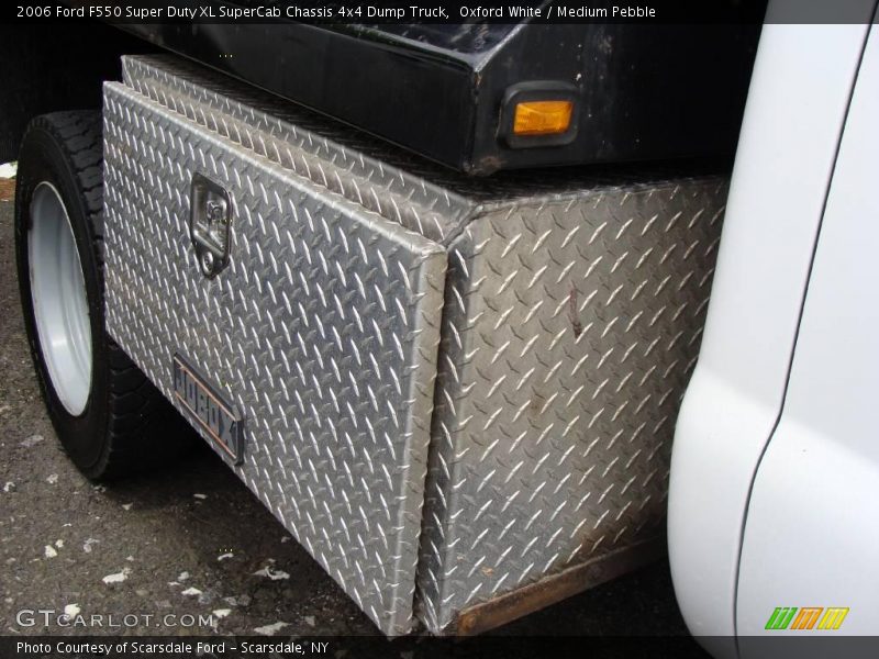 Oxford White / Medium Pebble 2006 Ford F550 Super Duty XL SuperCab Chassis 4x4 Dump Truck