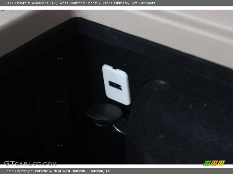 White Diamond Tricoat / Dark Cashmere/Light Cashmere 2011 Chevrolet Avalanche LTZ