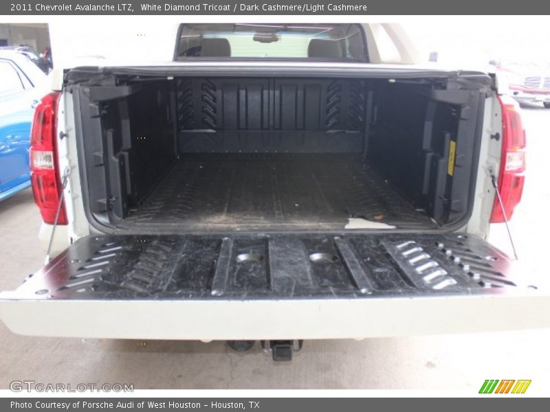 White Diamond Tricoat / Dark Cashmere/Light Cashmere 2011 Chevrolet Avalanche LTZ
