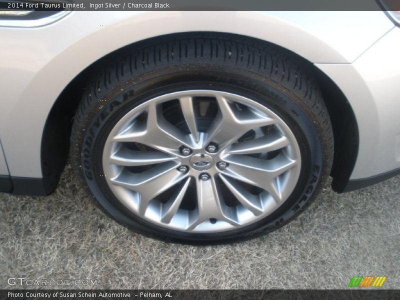 Ingot Silver / Charcoal Black 2014 Ford Taurus Limited