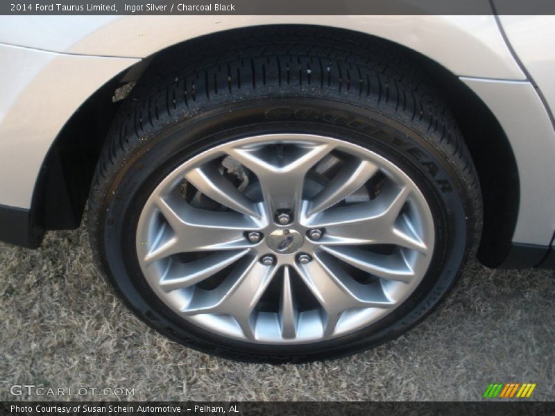 Ingot Silver / Charcoal Black 2014 Ford Taurus Limited