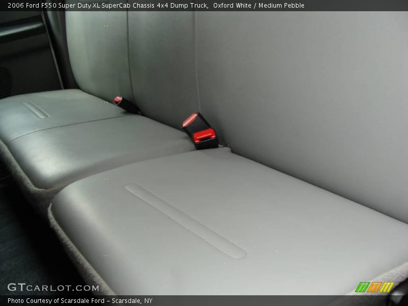 Oxford White / Medium Pebble 2006 Ford F550 Super Duty XL SuperCab Chassis 4x4 Dump Truck