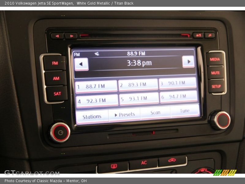 White Gold Metallic / Titan Black 2010 Volkswagen Jetta SE SportWagen