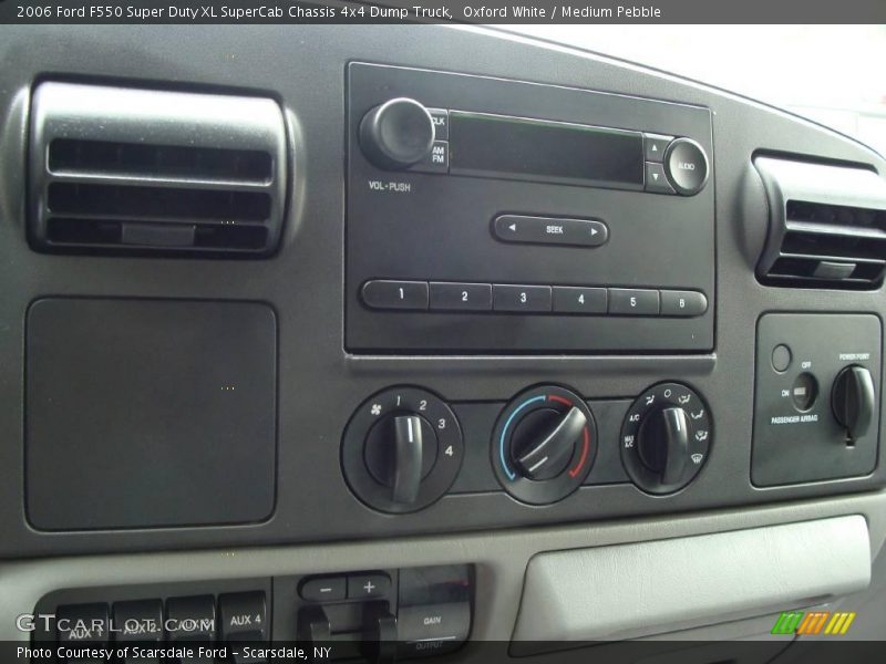 Oxford White / Medium Pebble 2006 Ford F550 Super Duty XL SuperCab Chassis 4x4 Dump Truck
