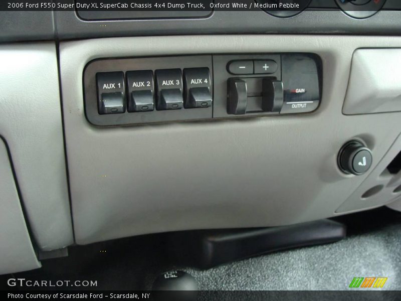 Oxford White / Medium Pebble 2006 Ford F550 Super Duty XL SuperCab Chassis 4x4 Dump Truck