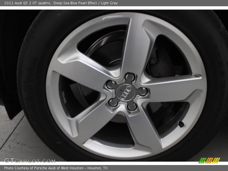 Deep Sea Blue Pearl Effect / Light Gray 2011 Audi Q5 2.0T quattro