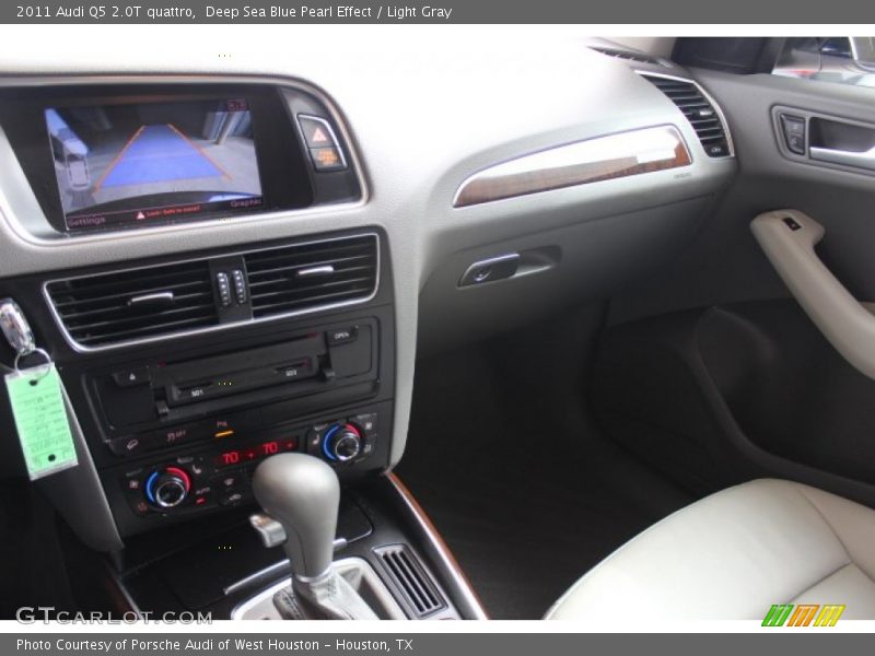 Deep Sea Blue Pearl Effect / Light Gray 2011 Audi Q5 2.0T quattro
