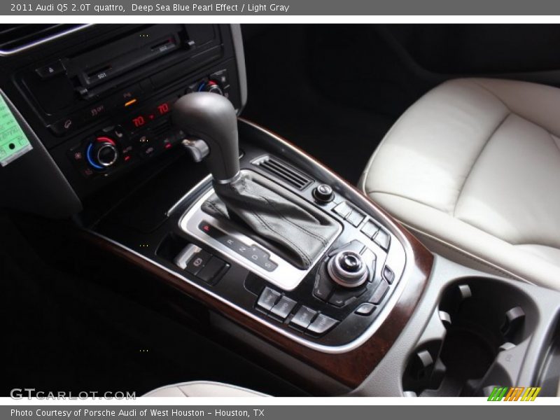 Deep Sea Blue Pearl Effect / Light Gray 2011 Audi Q5 2.0T quattro