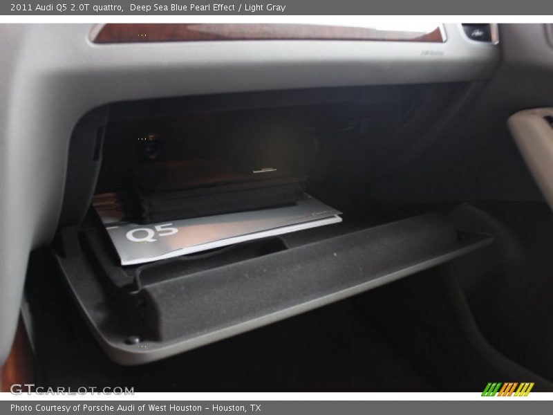 Deep Sea Blue Pearl Effect / Light Gray 2011 Audi Q5 2.0T quattro