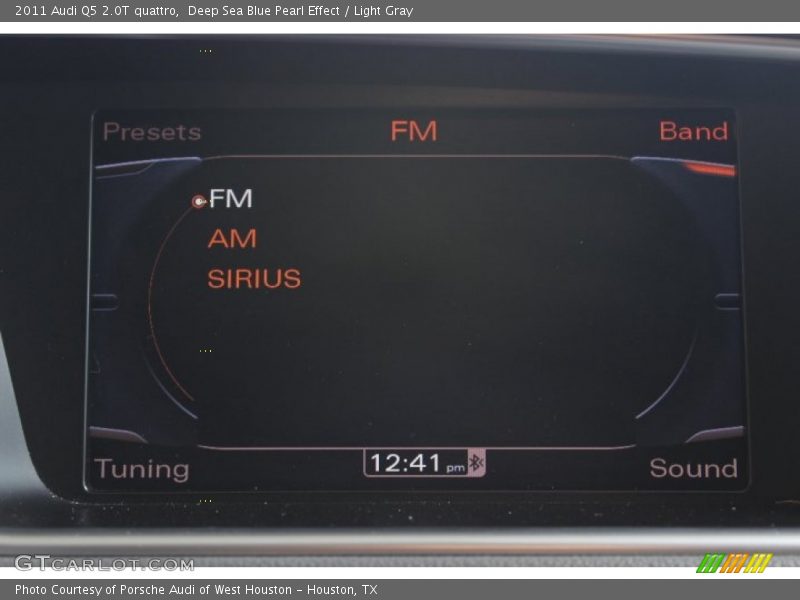 Deep Sea Blue Pearl Effect / Light Gray 2011 Audi Q5 2.0T quattro
