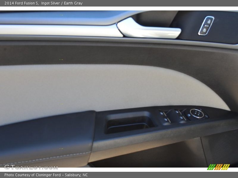 Ingot Silver / Earth Gray 2014 Ford Fusion S