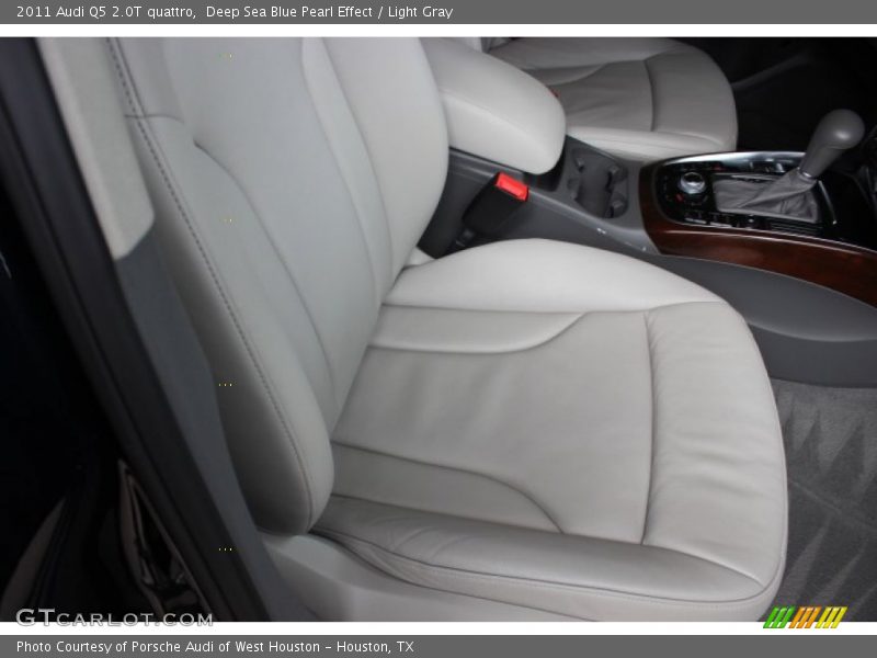 Deep Sea Blue Pearl Effect / Light Gray 2011 Audi Q5 2.0T quattro
