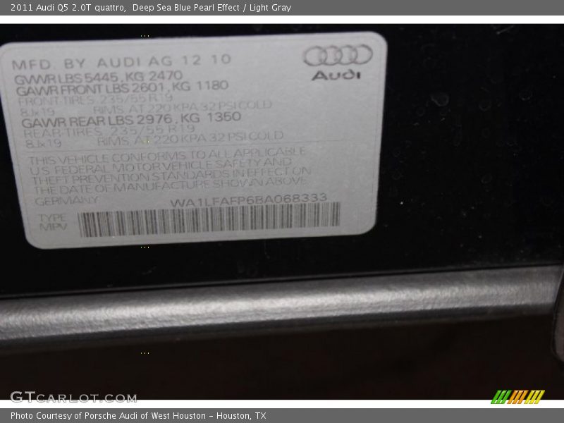 Deep Sea Blue Pearl Effect / Light Gray 2011 Audi Q5 2.0T quattro