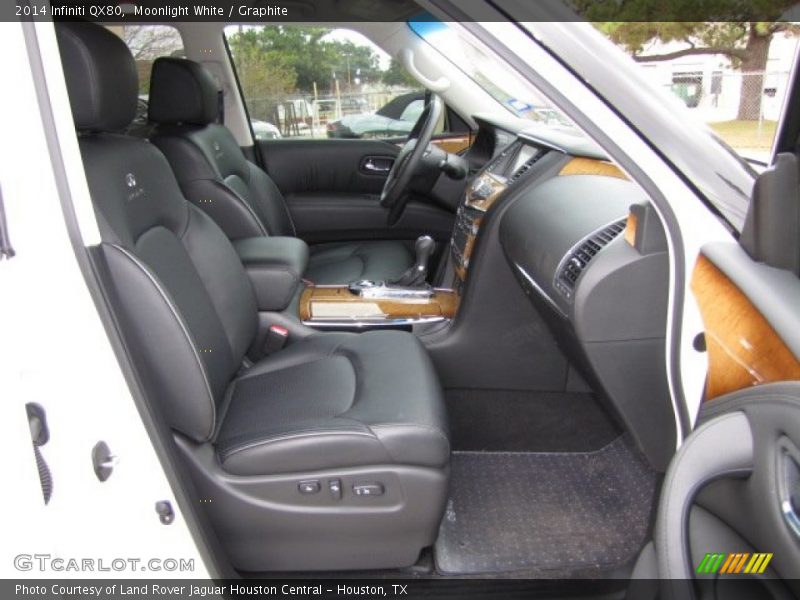 Front Seat of 2014 QX80 