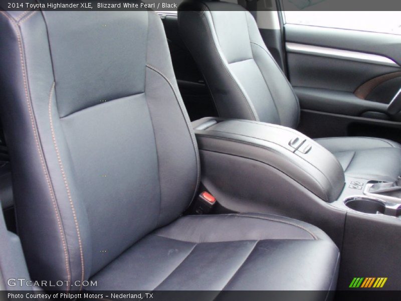 Front Seat of 2014 Highlander XLE