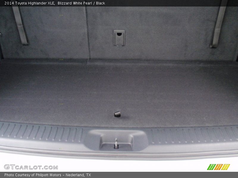 Blizzard White Pearl / Black 2014 Toyota Highlander XLE