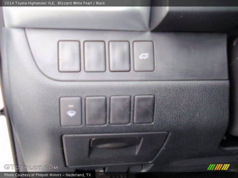 Blizzard White Pearl / Black 2014 Toyota Highlander XLE