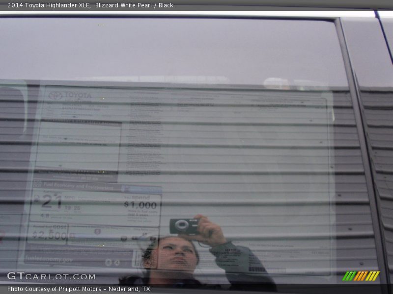 Blizzard White Pearl / Black 2014 Toyota Highlander XLE