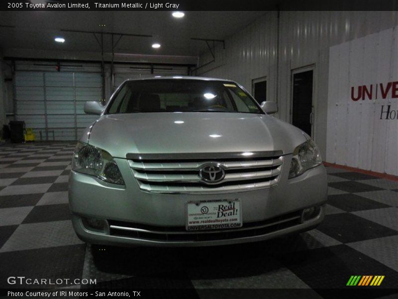 Titanium Metallic / Light Gray 2005 Toyota Avalon Limited