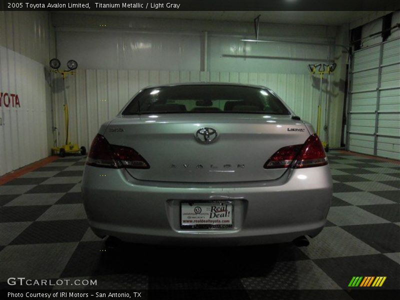 Titanium Metallic / Light Gray 2005 Toyota Avalon Limited