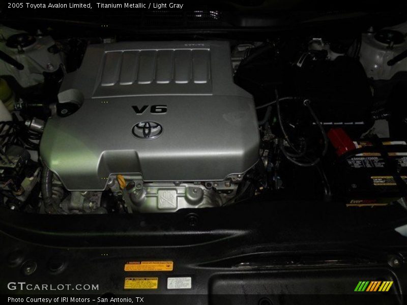 Titanium Metallic / Light Gray 2005 Toyota Avalon Limited