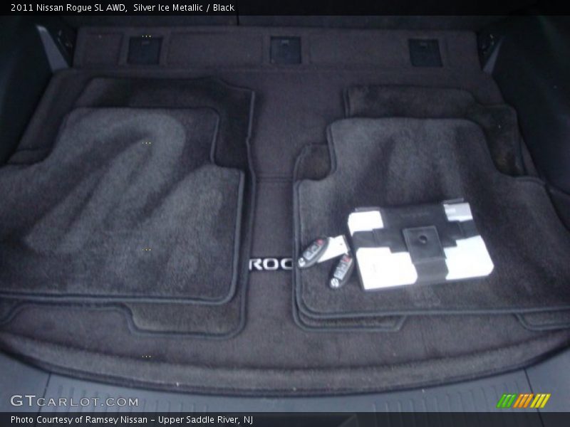 Silver Ice Metallic / Black 2011 Nissan Rogue SL AWD