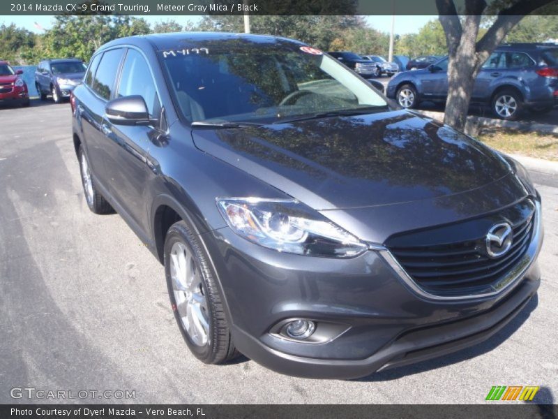 Front 3/4 View of 2014 CX-9 Grand Touring