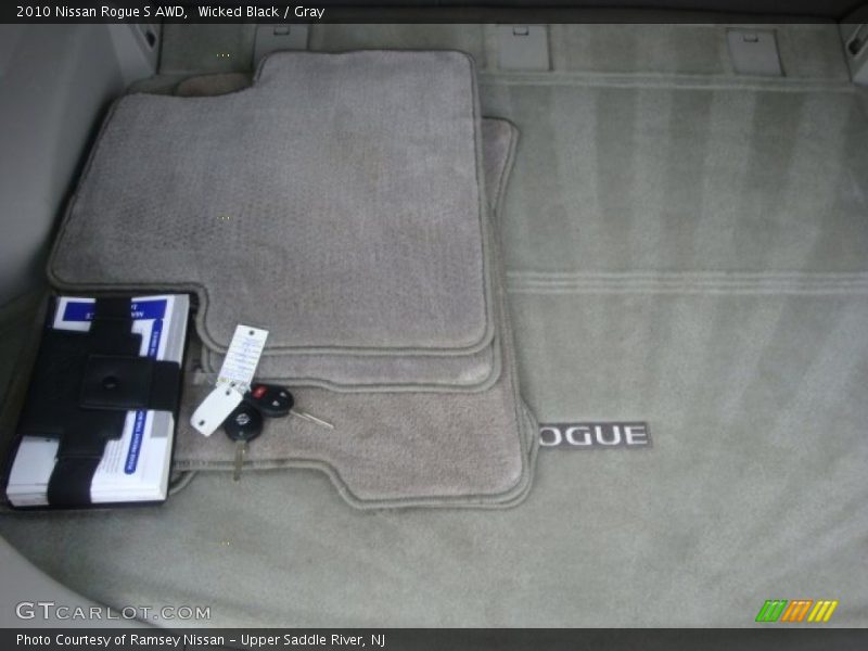 Wicked Black / Gray 2010 Nissan Rogue S AWD