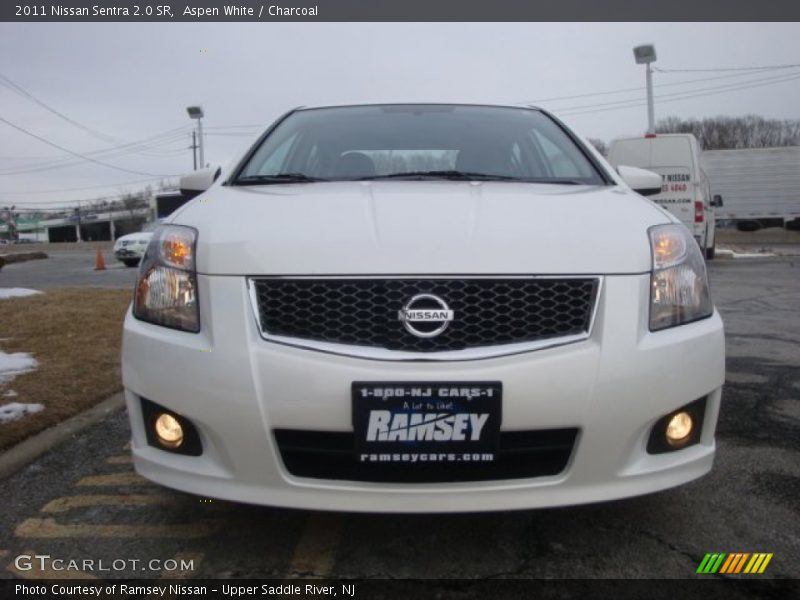 Aspen White / Charcoal 2011 Nissan Sentra 2.0 SR