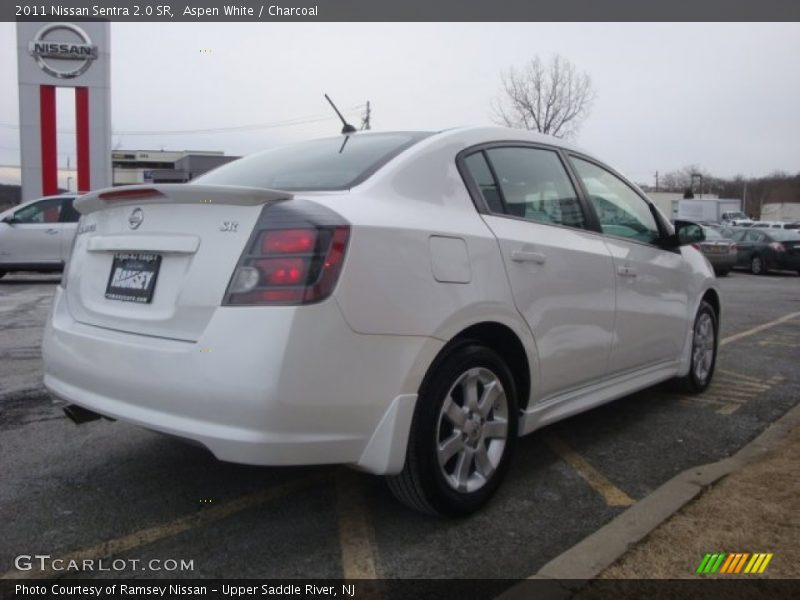 Aspen White / Charcoal 2011 Nissan Sentra 2.0 SR