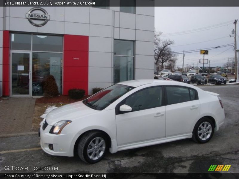Aspen White / Charcoal 2011 Nissan Sentra 2.0 SR