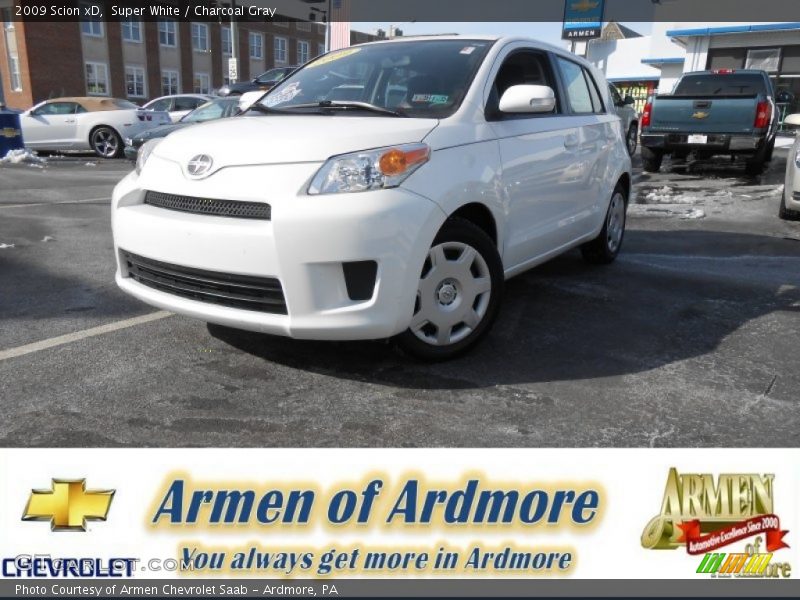 Super White / Charcoal Gray 2009 Scion xD