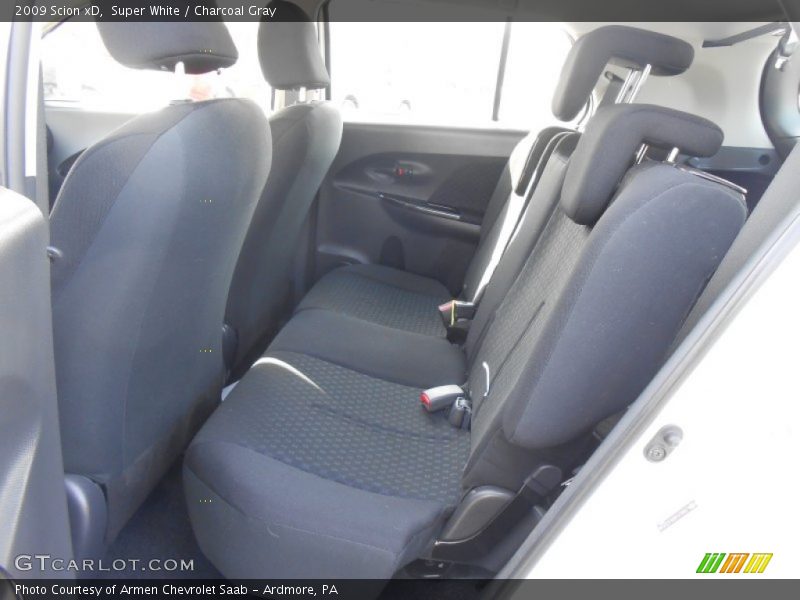 Super White / Charcoal Gray 2009 Scion xD