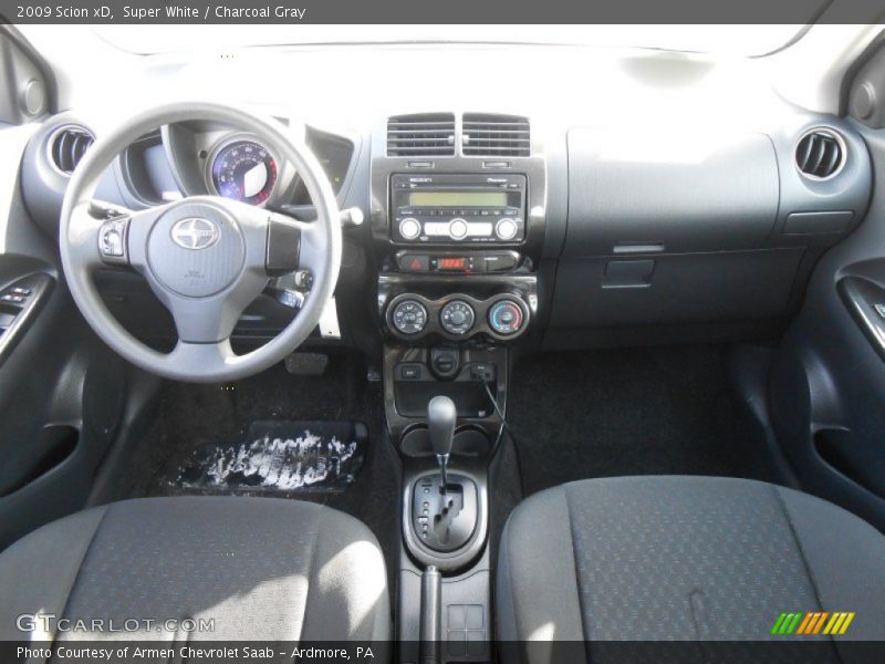 Super White / Charcoal Gray 2009 Scion xD