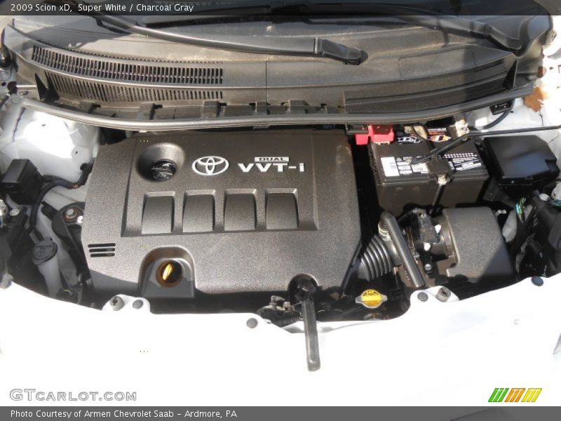 Super White / Charcoal Gray 2009 Scion xD