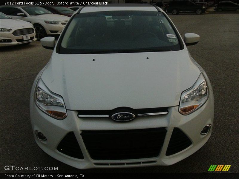 Oxford White / Charcoal Black 2012 Ford Focus SE 5-Door