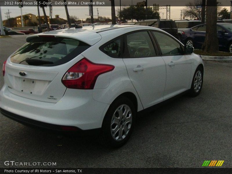Oxford White / Charcoal Black 2012 Ford Focus SE 5-Door