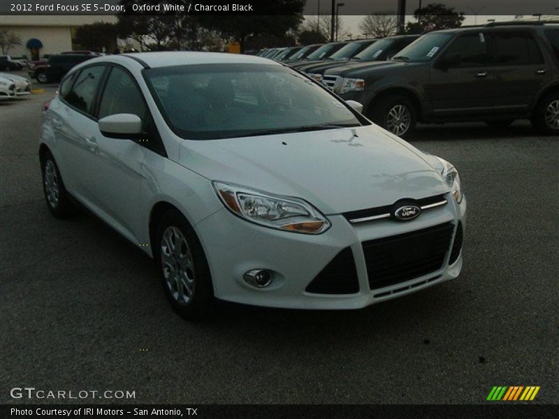 Oxford White / Charcoal Black 2012 Ford Focus SE 5-Door