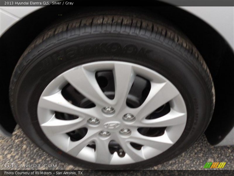 Silver / Gray 2013 Hyundai Elantra GLS