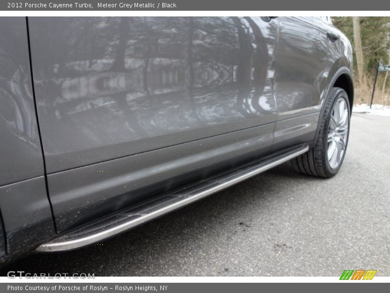 Meteor Grey Metallic / Black 2012 Porsche Cayenne Turbo