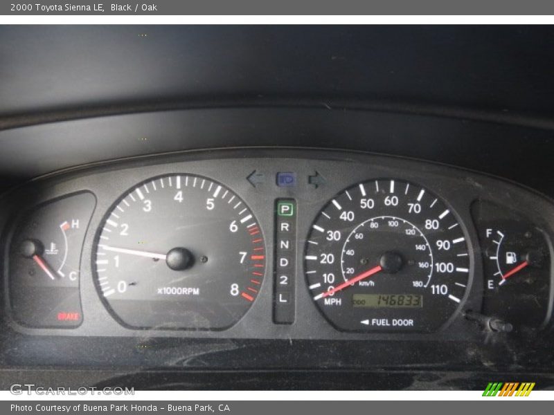 Black / Oak 2000 Toyota Sienna LE