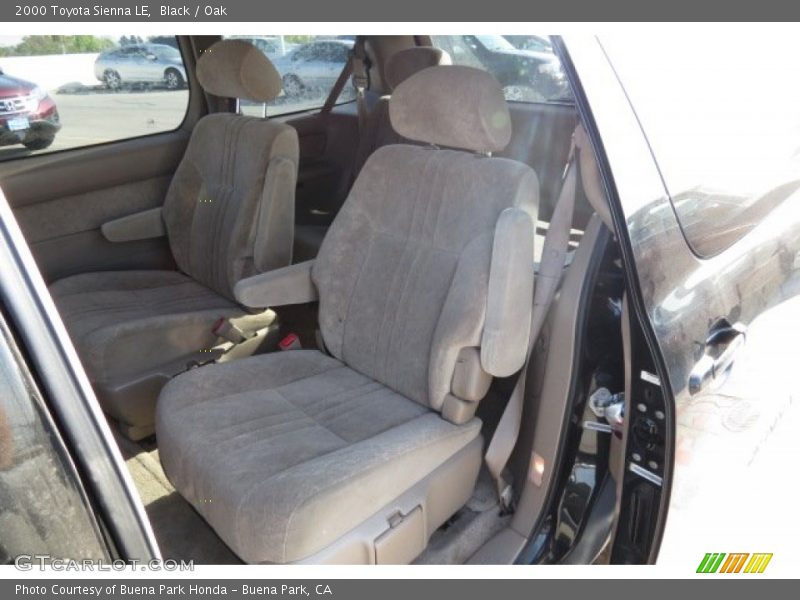 Black / Oak 2000 Toyota Sienna LE