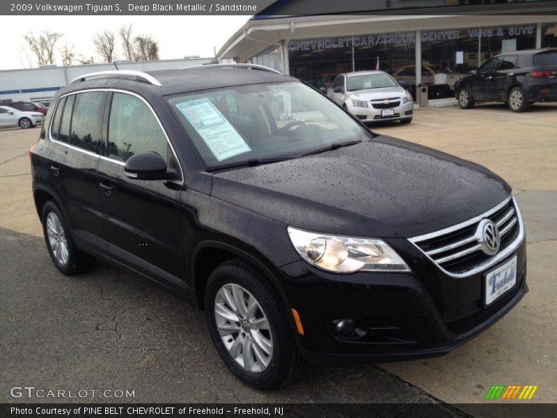Deep Black Metallic / Sandstone 2009 Volkswagen Tiguan S