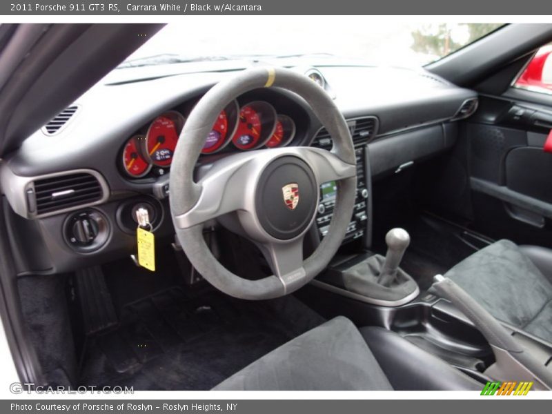 Dashboard of 2011 911 GT3 RS