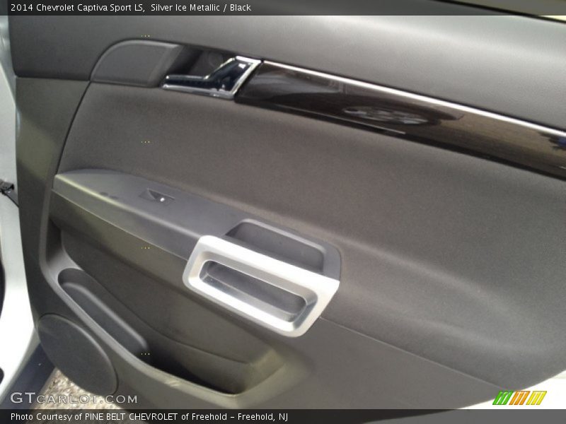 Silver Ice Metallic / Black 2014 Chevrolet Captiva Sport LS