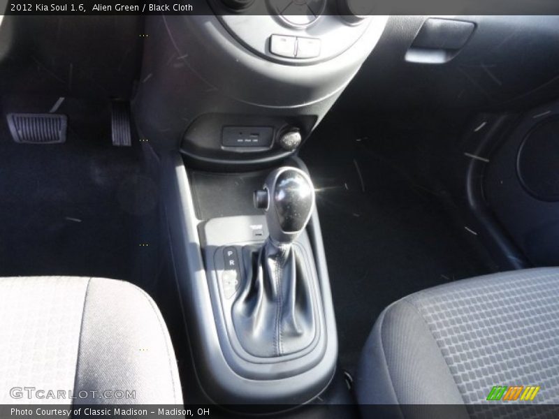Alien Green / Black Cloth 2012 Kia Soul 1.6