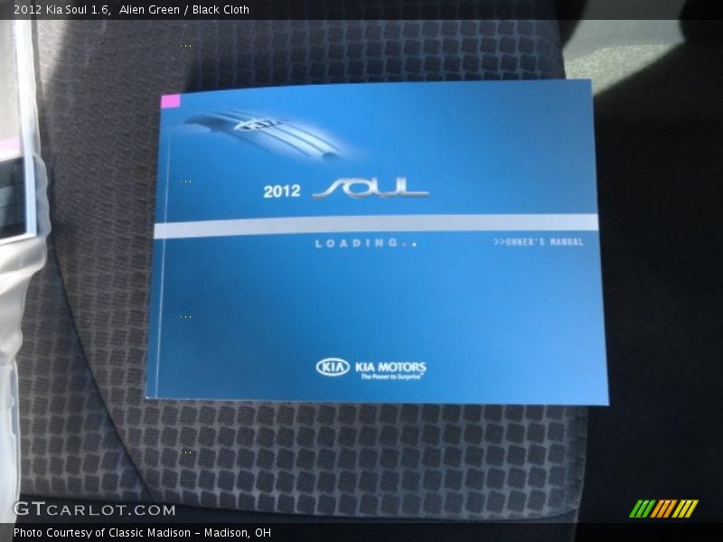 Alien Green / Black Cloth 2012 Kia Soul 1.6
