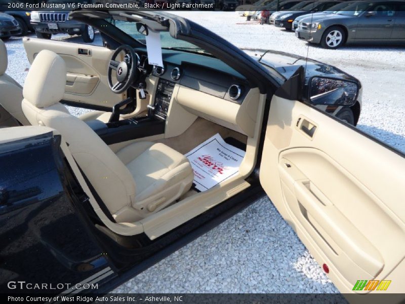 Black / Light Parchment 2006 Ford Mustang V6 Premium Convertible