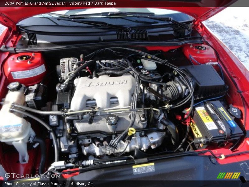 Victory Red / Dark Taupe 2004 Pontiac Grand Am SE Sedan